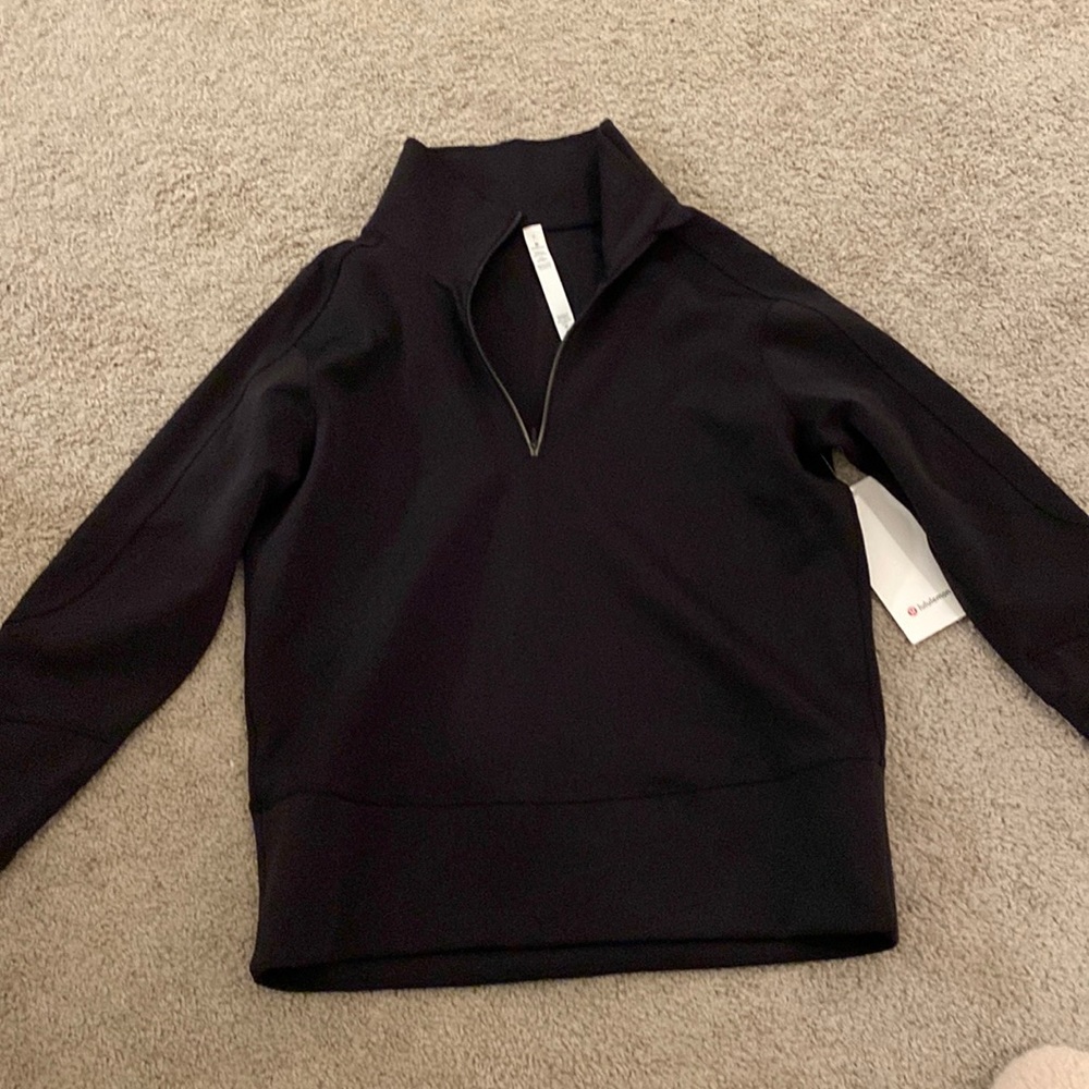 NWT Lululemon black Run to Reset 1/2 zip pullover.
